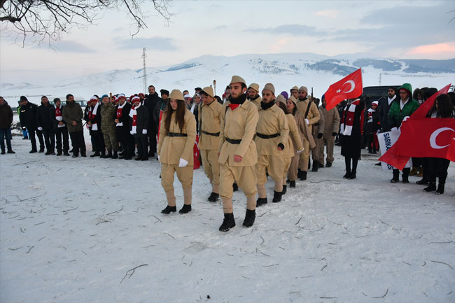 Eksi 15 derecede saygı nöbeti! 2