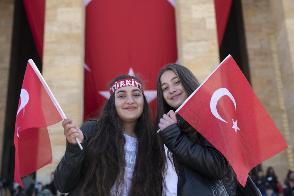 23 Nisan'da çocuklar yine Ata'sına koştu 1