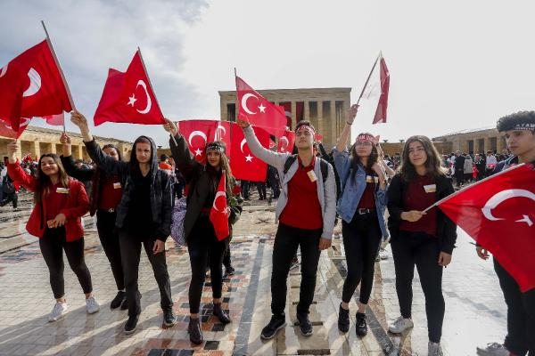 Gençler 19 Mayıs'ta Ata'sına koştu 12