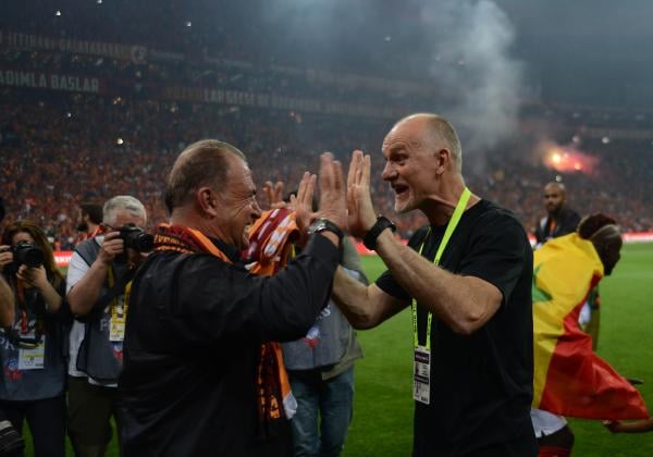 Terim ve öğrencileri şampiyonluğu böyle kutladı 17