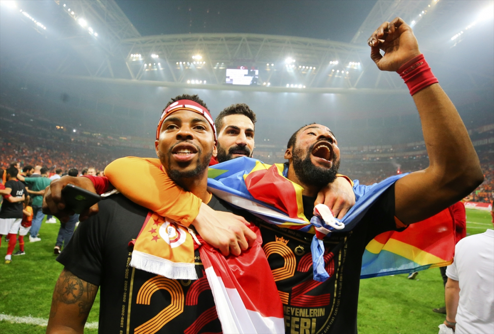 Dünya basını Şampiyon Galatasaray'ı manşetlere taşıdı 1