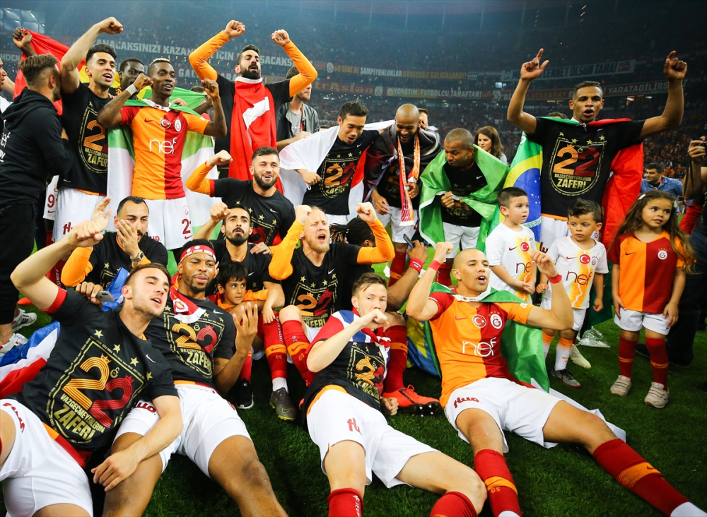 Dünya basını Şampiyon Galatasaray'ı manşetlere taşıdı 11