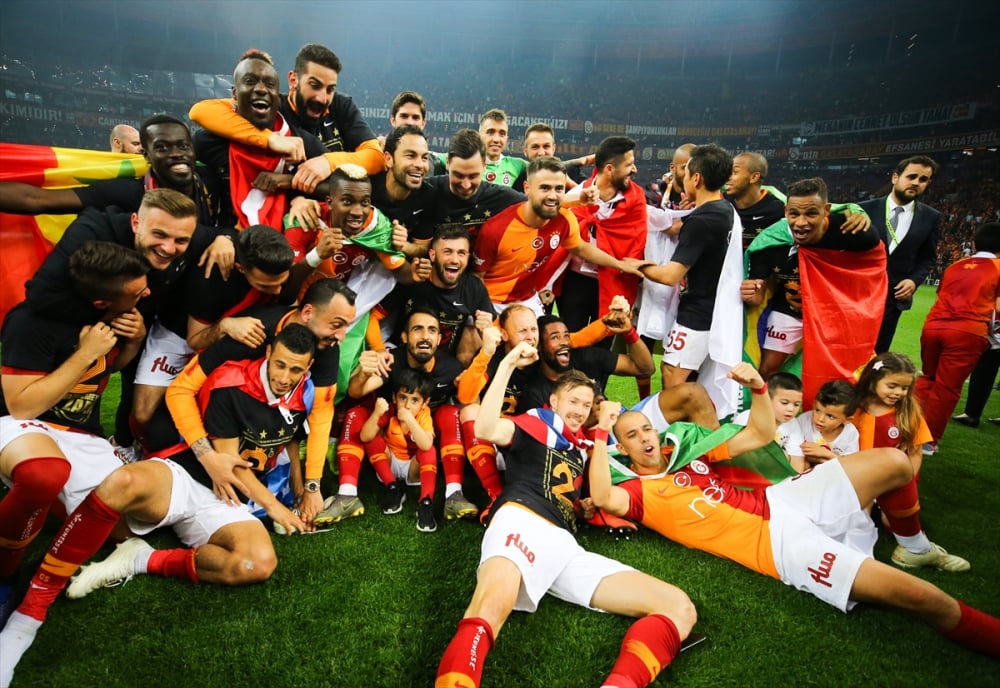 Dünya basını Şampiyon Galatasaray'ı manşetlere taşıdı 12