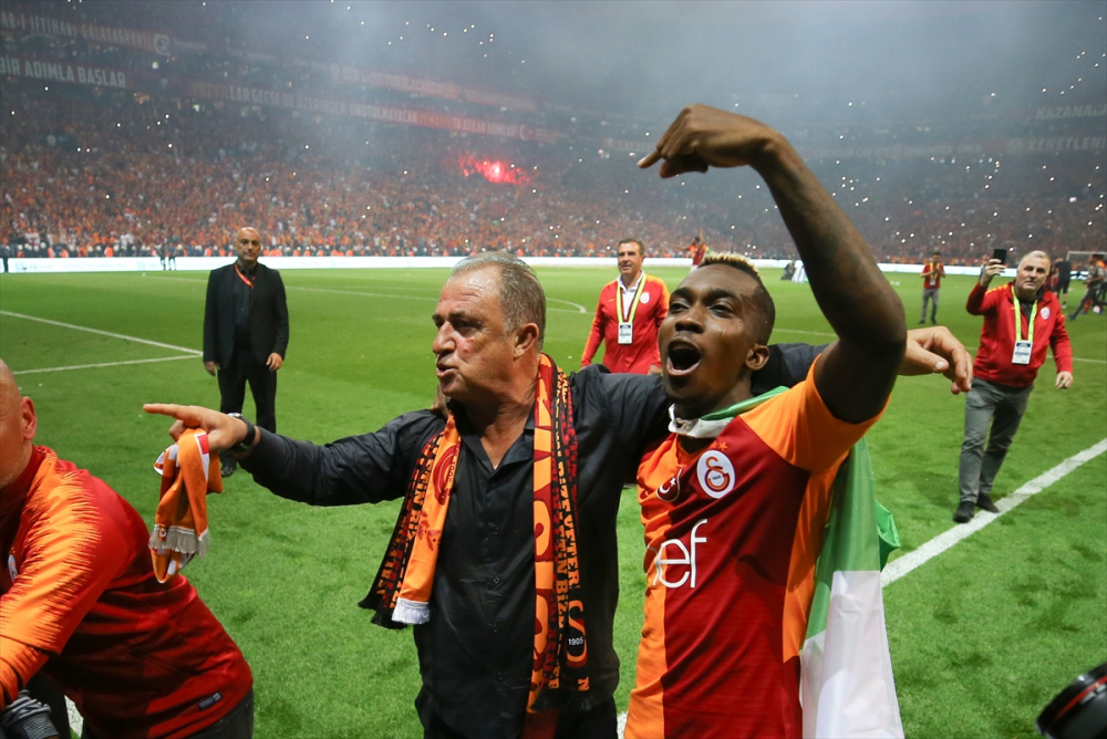 Dünya basını Şampiyon Galatasaray'ı manşetlere taşıdı 19