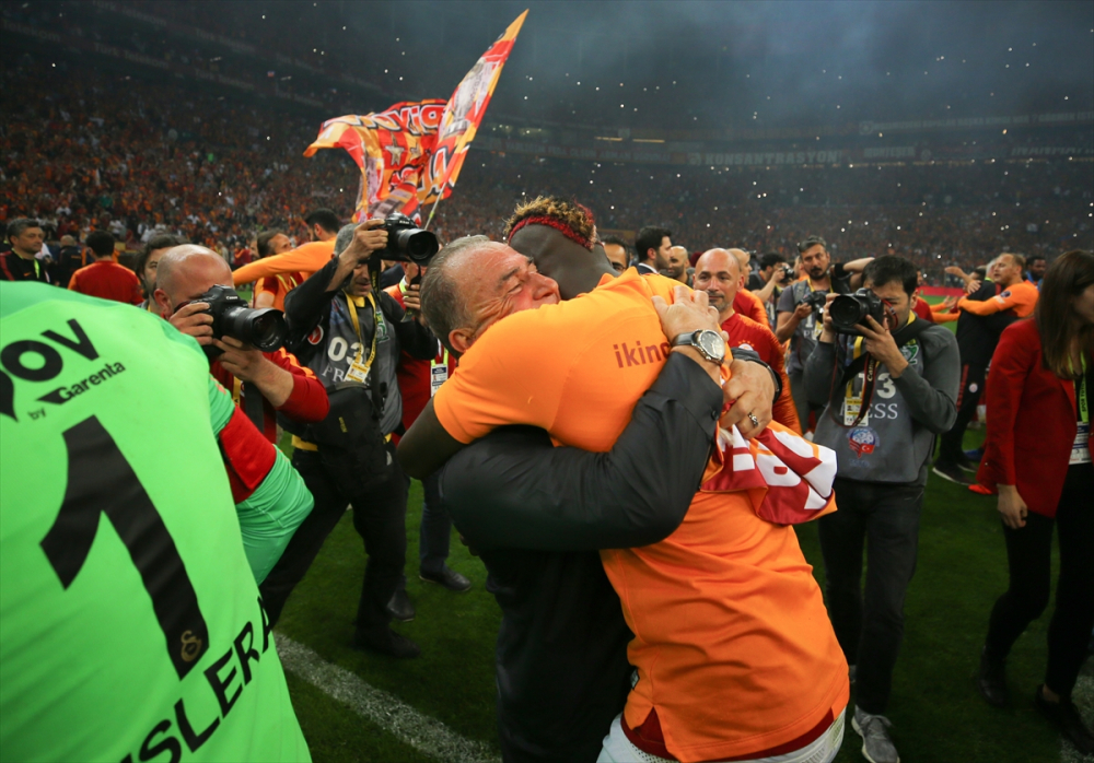Dünya basını Şampiyon Galatasaray'ı manşetlere taşıdı 20