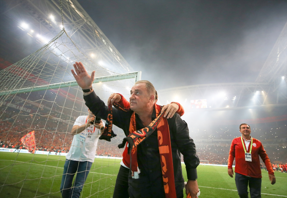 Dünya basını Şampiyon Galatasaray'ı manşetlere taşıdı 24