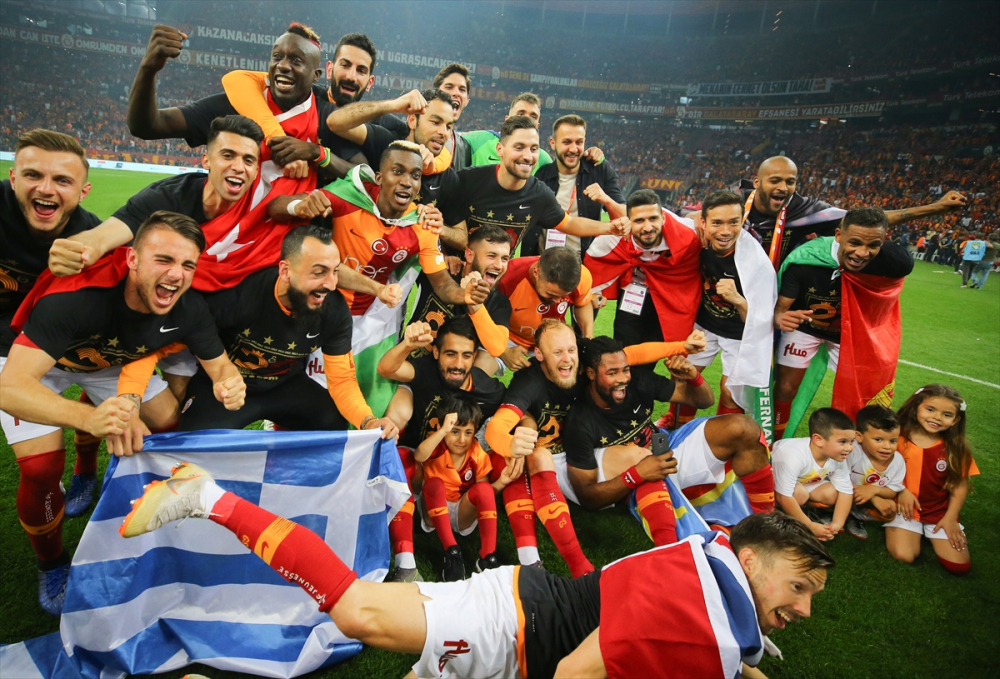 Dünya basını Şampiyon Galatasaray'ı manşetlere taşıdı 26