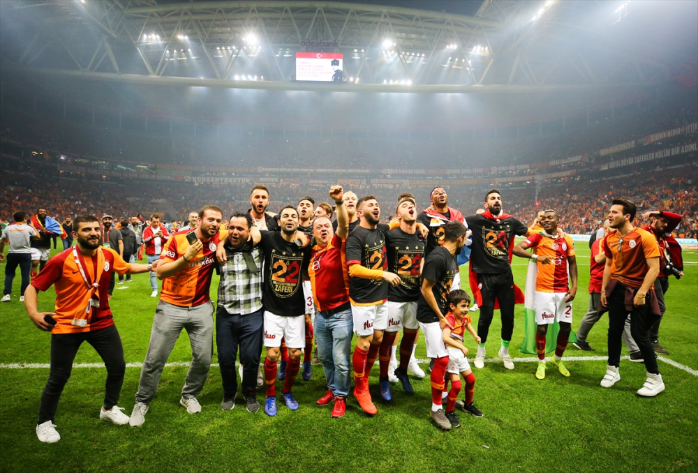 Dünya basını Şampiyon Galatasaray'ı manşetlere taşıdı 8