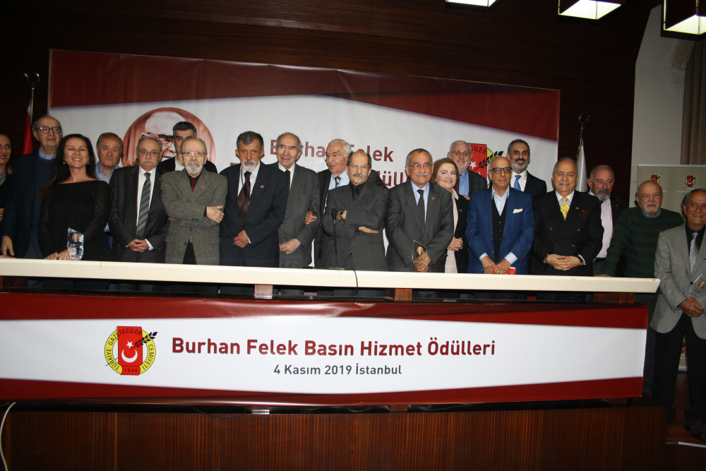 Burhan Ayeri'ye  Burhan Felek ödülü 2