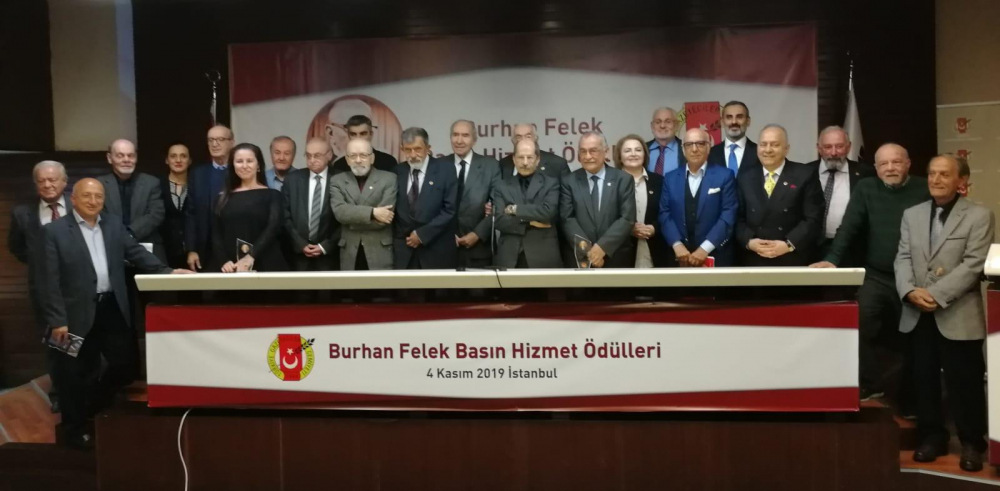 Burhan Ayeri'ye  Burhan Felek ödülü 4