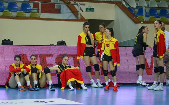 Voleybolda İzmir derbisinde olay çıktı 5