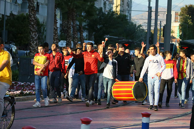 Voleybolda İzmir derbisinde olay çıktı 9