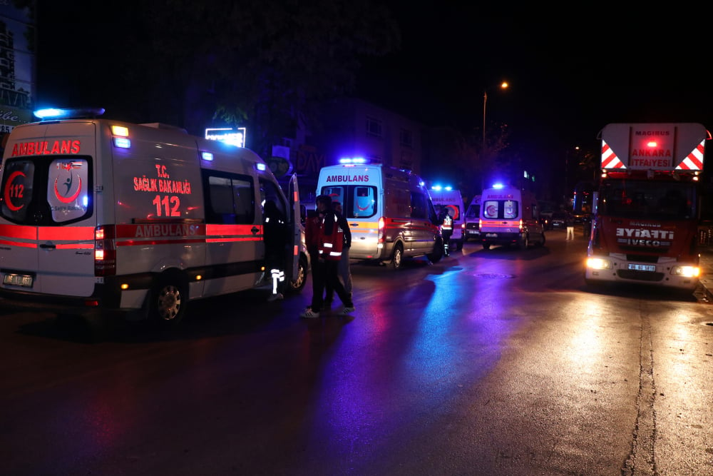 Ankara'da yangın: 3'ü çocuk 5 kişi dumandan etkilendi 8