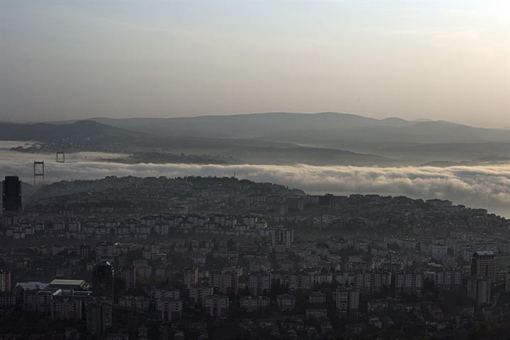 İstanbul Boğazı'nda sis manzaraları 10