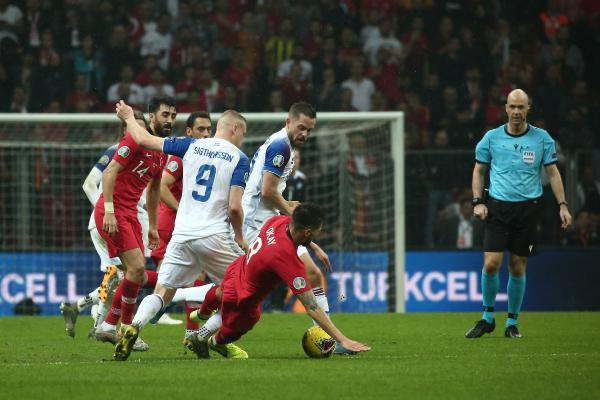 Türkiye İzlanda maçının en özel kareleri 12