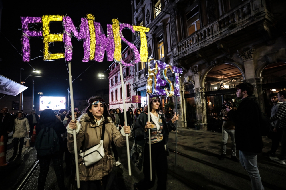 Kadınlar İstiklal Caddesi'nde yürüdü 11