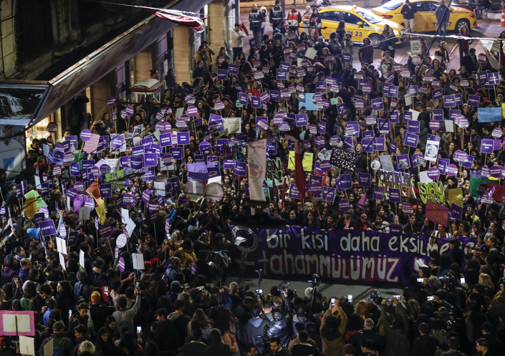 Kadınlar İstiklal Caddesi'nde yürüdü 5