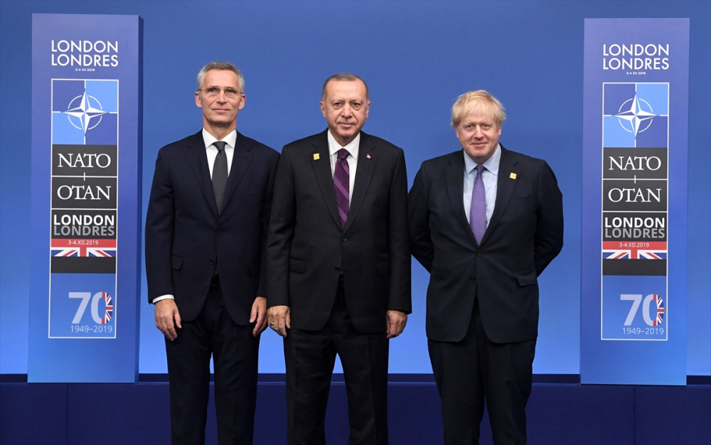 NATO Liderler Zirvesi’nde ilginç an: Erdoğan’ı durdurdu 1