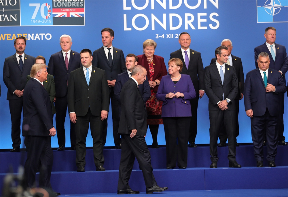 NATO Liderler Zirvesi’nde ilginç an: Erdoğan’ı durdurdu 6