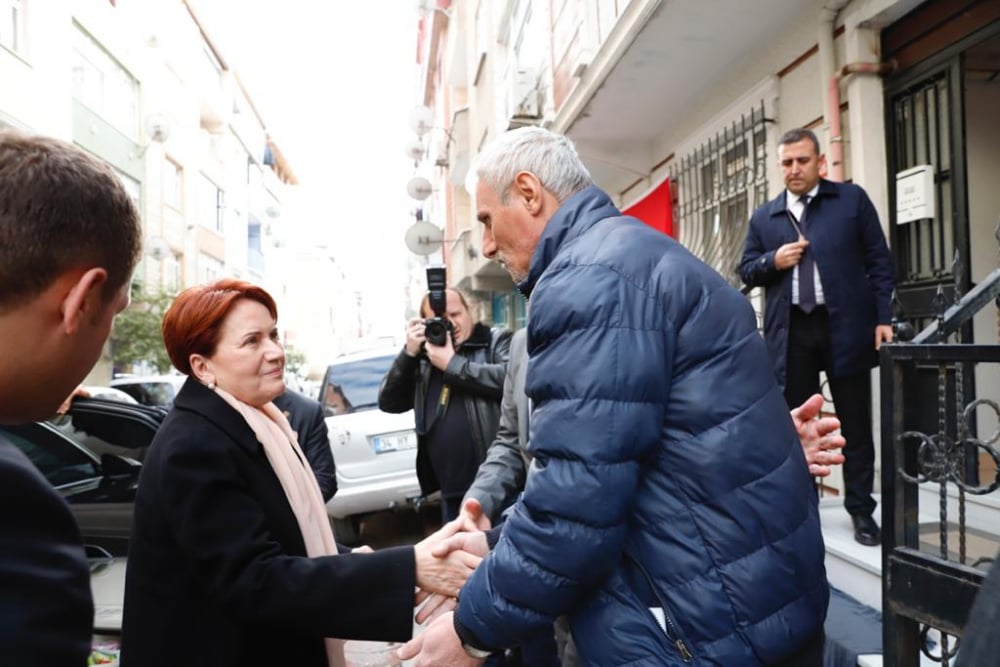 Meral Akşener'den, şehit  Esma Çevik'in ailesine ziyaret 1