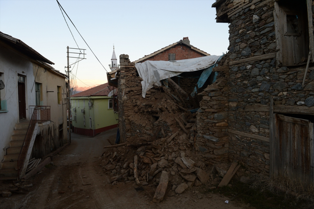 Elazığ'da meydana gelen deprem Malatya'yı da etkiledi 4