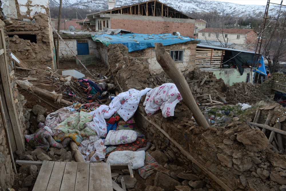 Elazığ'da meydana gelen deprem Malatya'yı da etkiledi 5