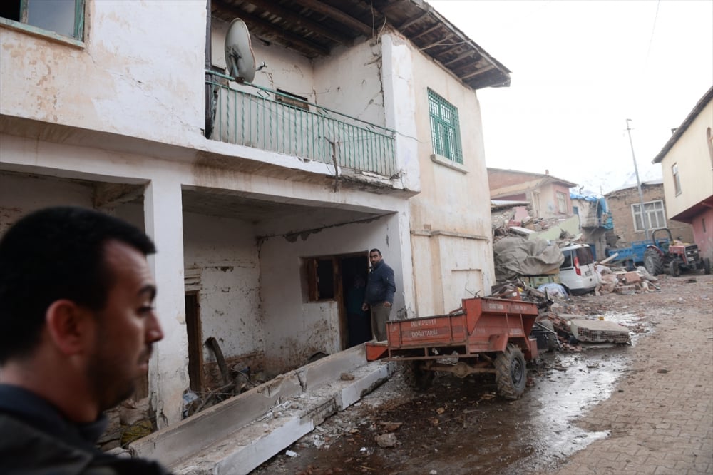 Elazığ'da meydana gelen deprem Malatya'yı da etkiledi 6