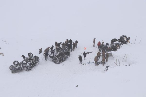 Van'da art arda çığ faciası 10