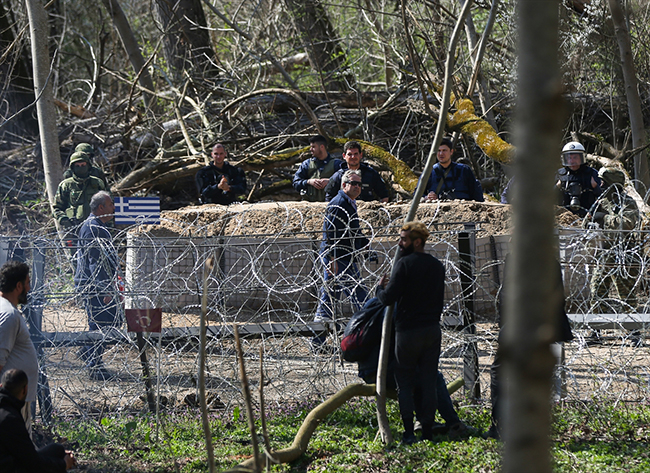 Yunanistan'dan gelen utanç fotoğrafları 15