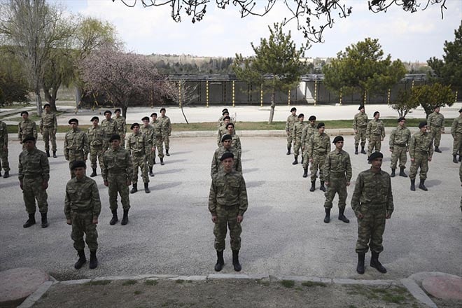 Mehmetçik için virüs önlemi: Kışlada oturuş da değişti 29