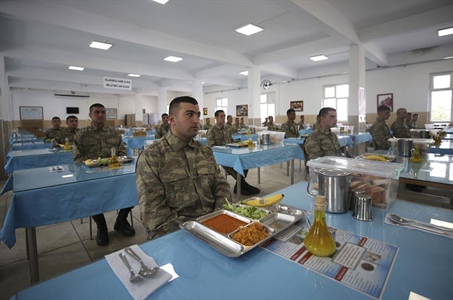 Mehmetçik için virüs önlemi: Kışlada oturuş da değişti 39