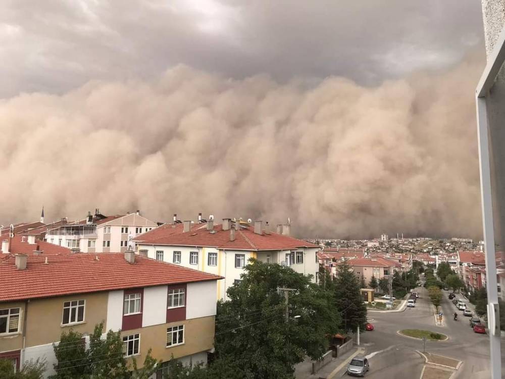 Ankara Polatlı'da inanılmaz görüntüler! Kum fırtınası bir anda şehri yuttu 1