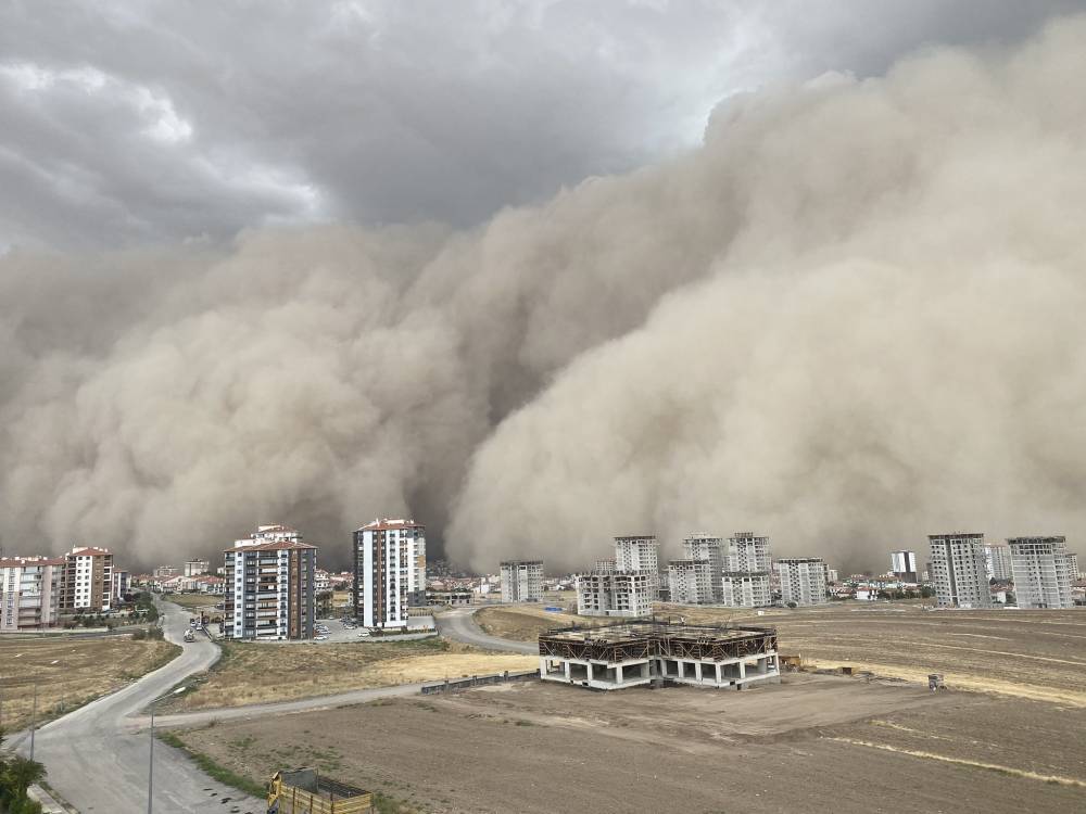 Ankara Polatlı'da inanılmaz görüntüler! Kum fırtınası bir anda şehri yuttu 2