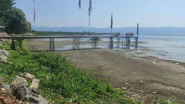 İznik Gölü'nde tedirgin eden çekilme 2