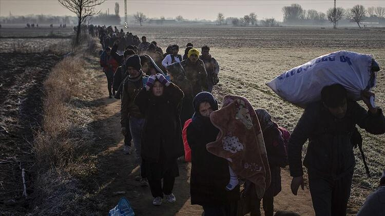 Yunan vahşetini İngiliz gazetesi haberleştirdi. Her fırsatta insanlık dersi veren Avrupa nerede. 2 bin mülteci Avrupa yolunda öldü 9