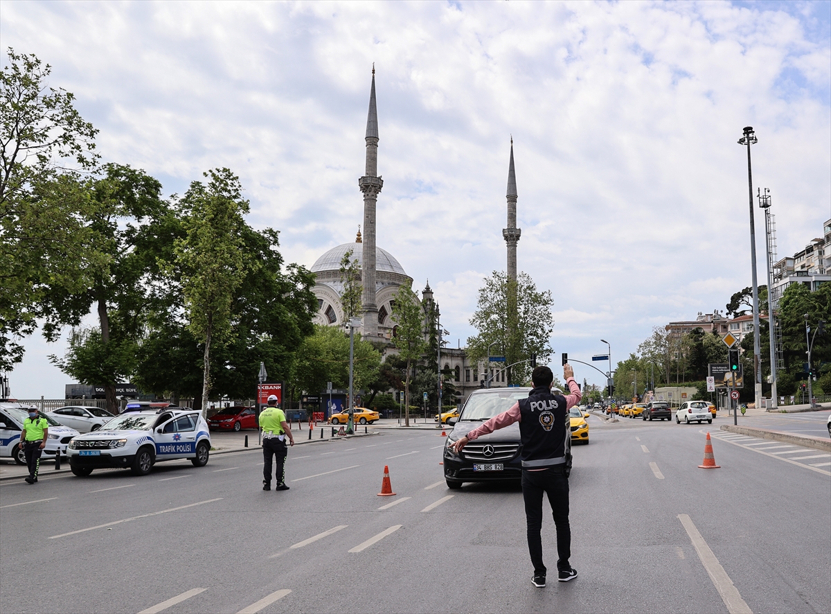 İstanbul'da kapanmanın son gününde sessizlik hakim 10