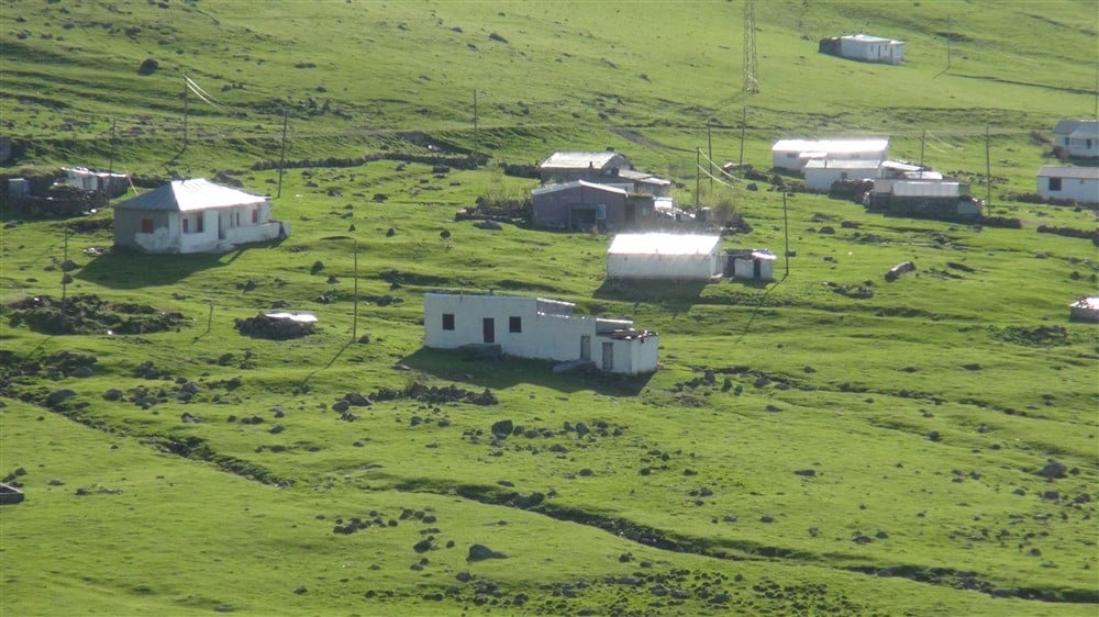 Doğa harikası Çıldır Gölü'nün manzarası görenleri büyülüyor 6