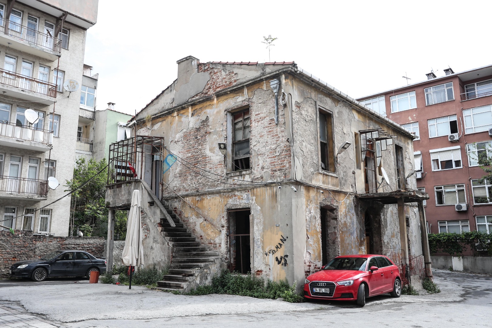 Türk edebiyatının usta ismi Cenap Şahabettin'in evi otopark oldu 3