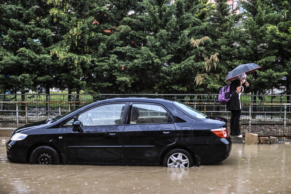 Ankara'yı sel vurdu. Arabalar sürüklendi her şey savruldu 19