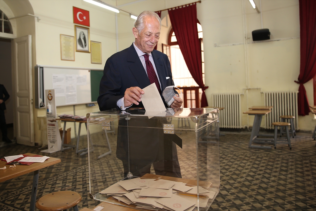 Galatasaray'da Divan Kurulu başkanlık seçimi başladı 8
