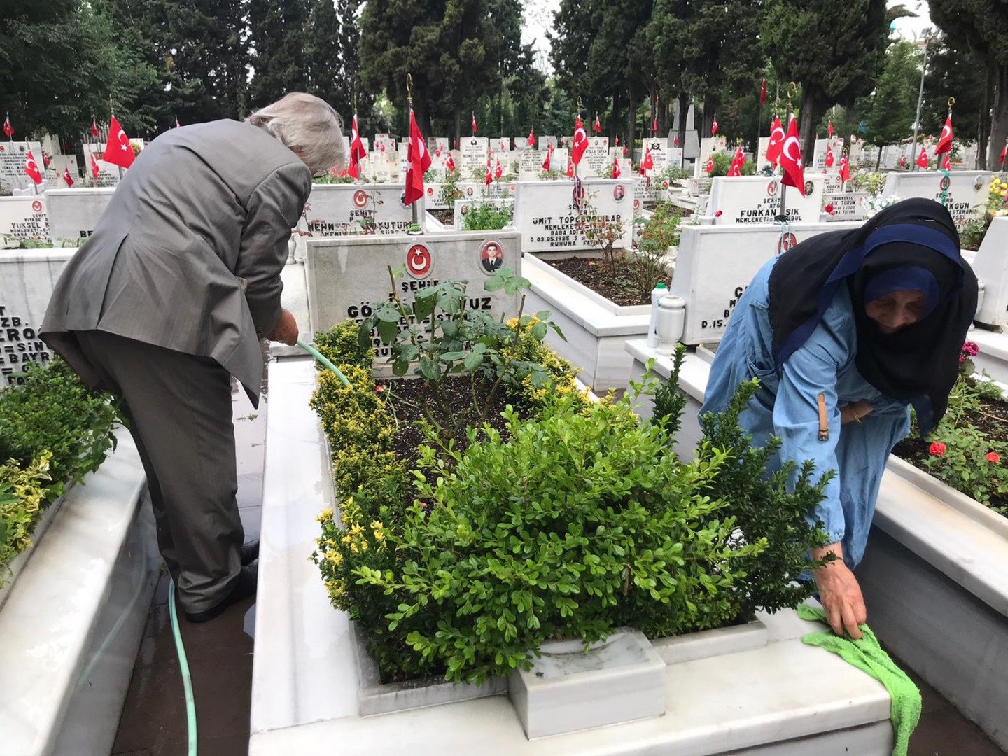 Edirnekapı Şehitliği’nde buruk Babalar Günü. Kahramanlarına koştular 15