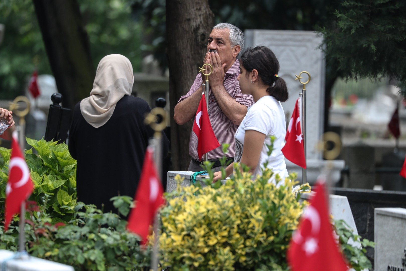 Edirnekapı Şehitliği’nde buruk Babalar Günü. Kahramanlarına koştular 6