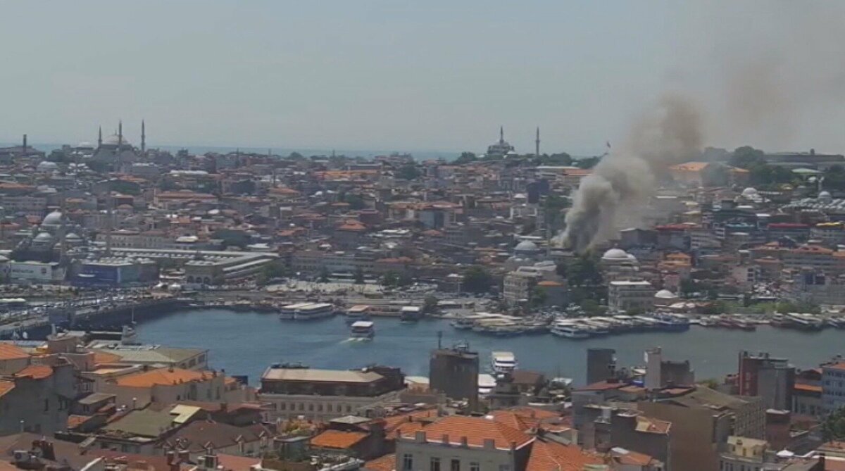 İstanbul'un göbeğinde yangın 4