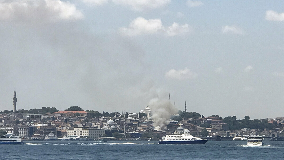 İstanbul'un göbeğinde yangın 11