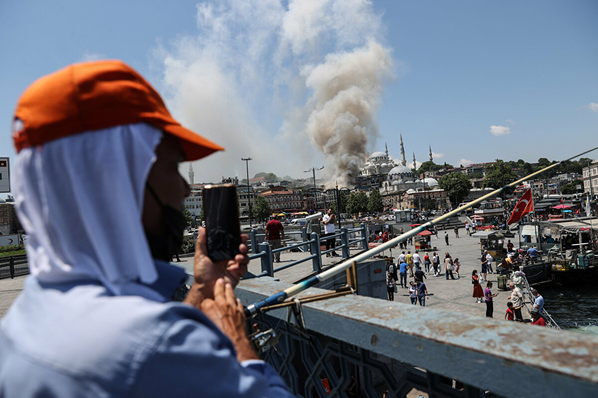 İstanbul'un göbeğinde yangın 9
