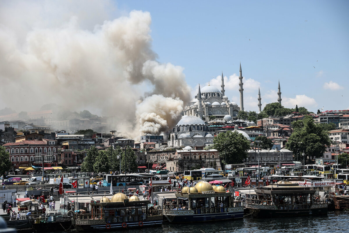 İstanbul'un göbeğinde yangın 15