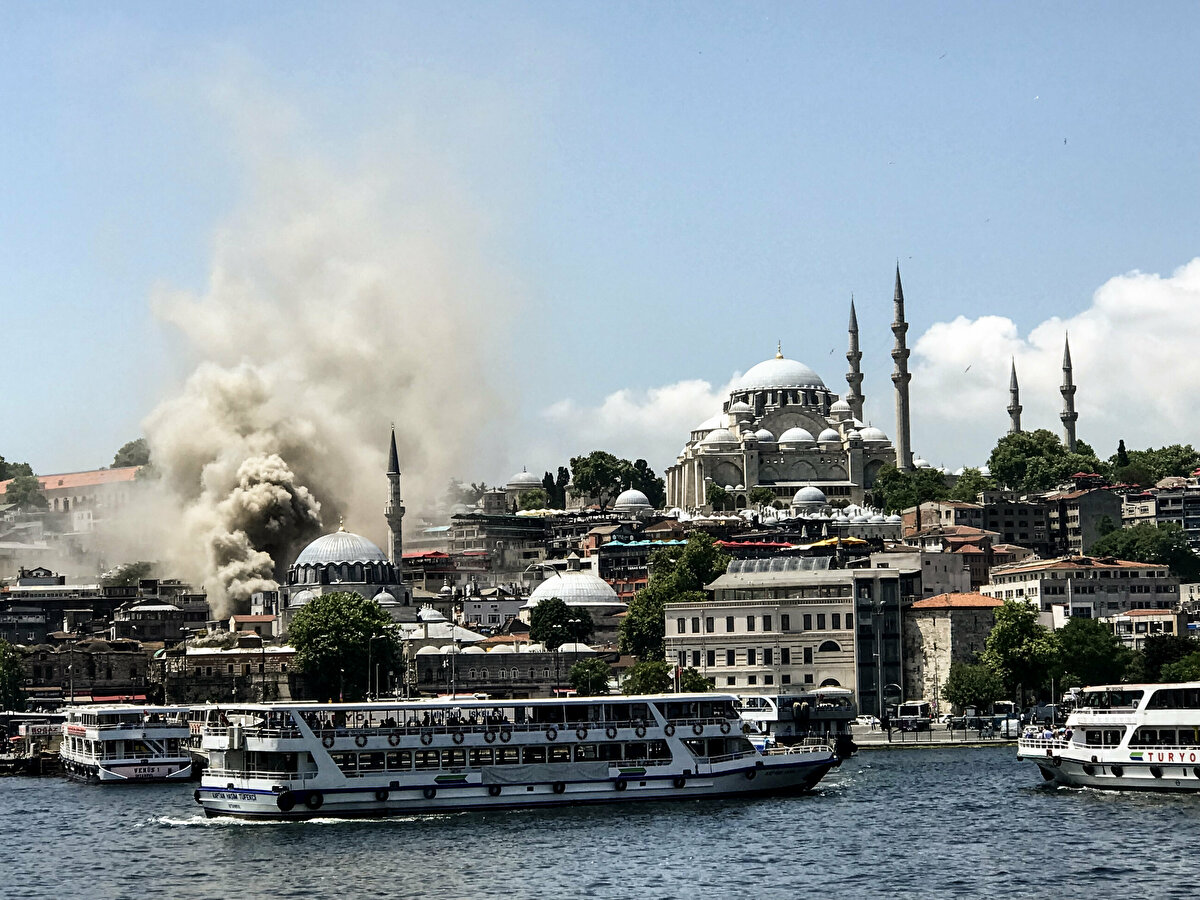 İstanbul'un göbeğinde yangın 7