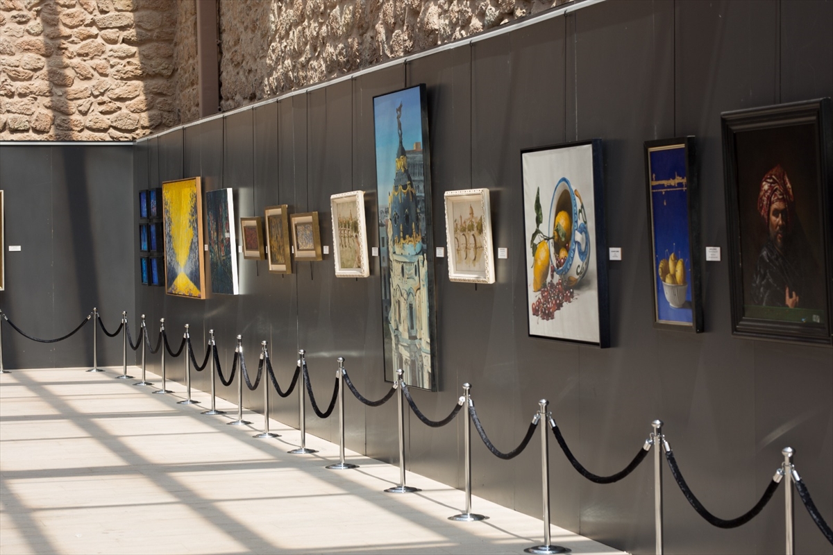 İshak Paşa Sarayı'nda İtalyan ressamların tabloları için sergi açıldı 7