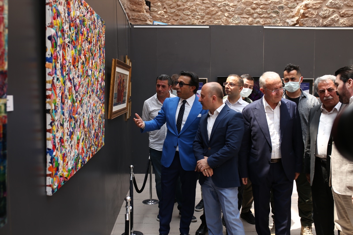 İshak Paşa Sarayı'nda İtalyan ressamların tabloları için sergi açıldı 3