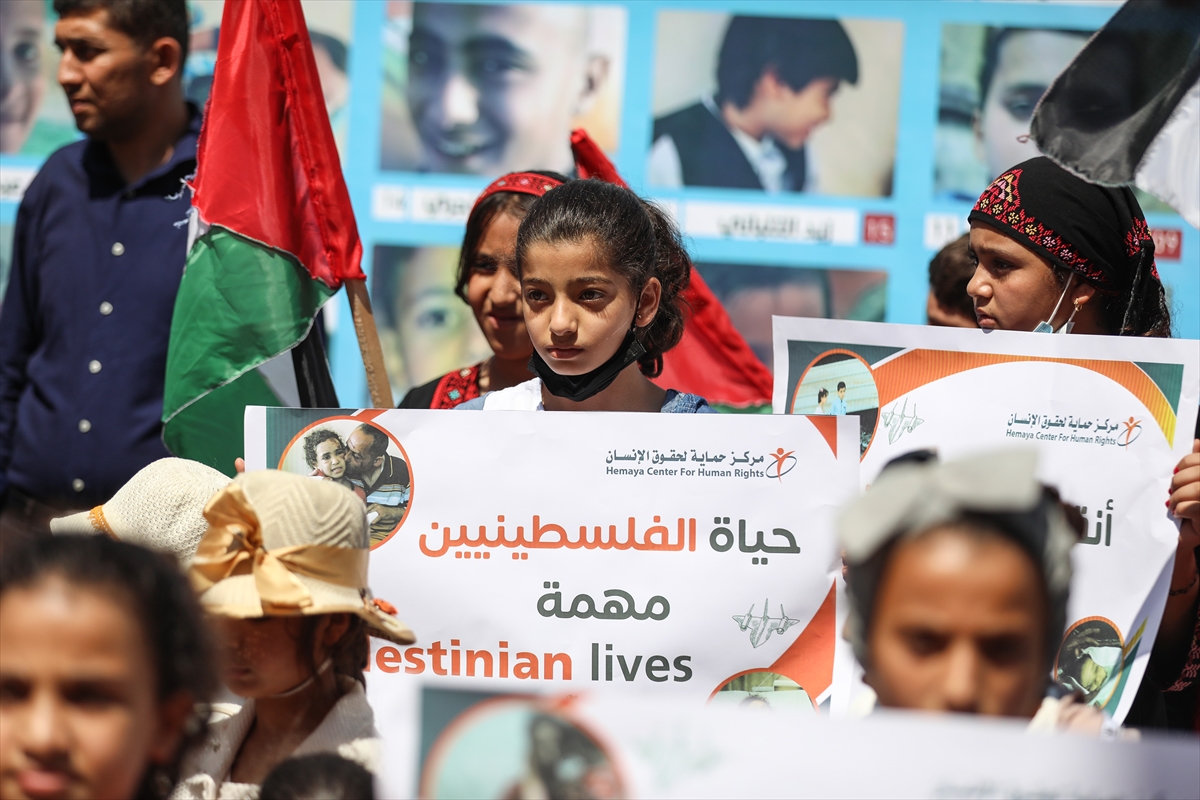 Gazzeli çocuklar İsrail'in katlettiği arkadaşları için gökyüzüne balon bıraktı 21